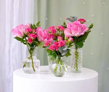 Chic vase arrangements by Pompon Studio