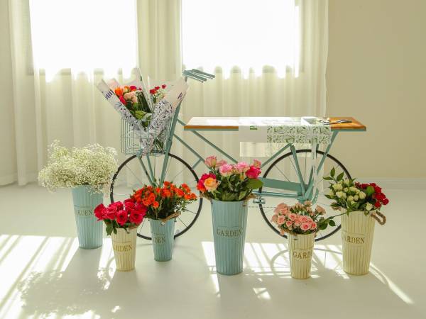 Flower bike experience at event by Pompon Studio